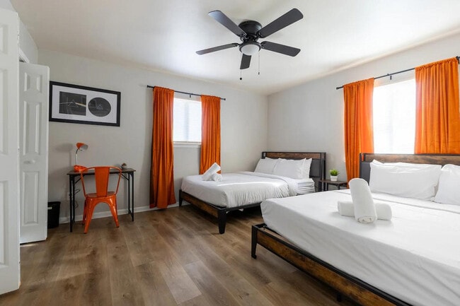 Photo - 6302 Manor Rd Unidad ID1385485P