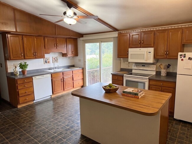 Photo - 317-317 Julie Ct Unit 315
