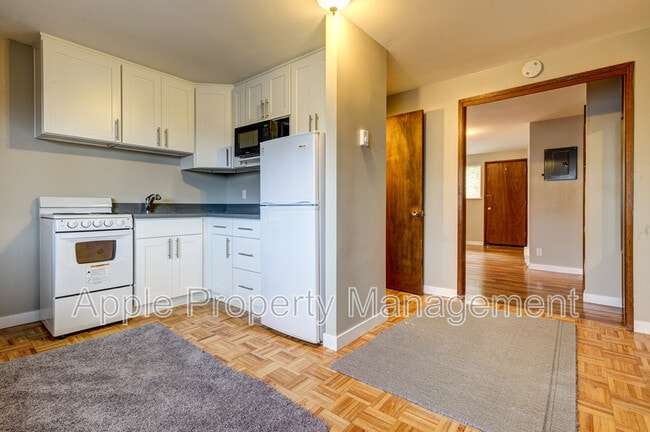 Photo - 9244 Greenwood Ave N Unit 1B