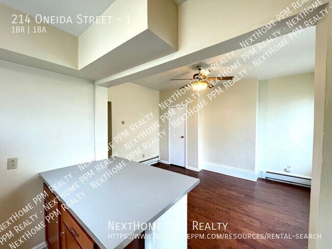 Photo - 214 Oneida St Unidad 1