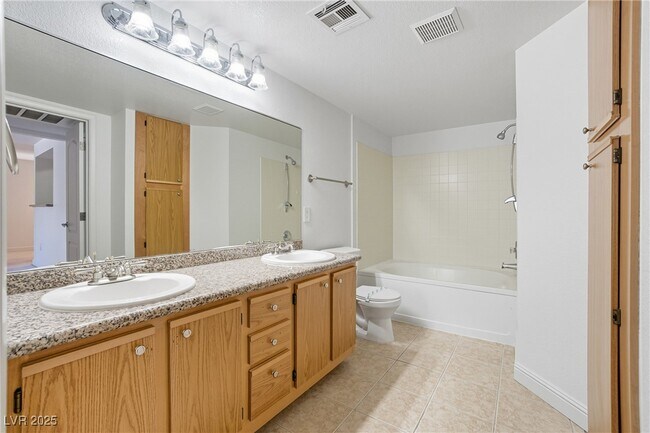 Photo - 5055 W Hacienda Ave Unidad 2189