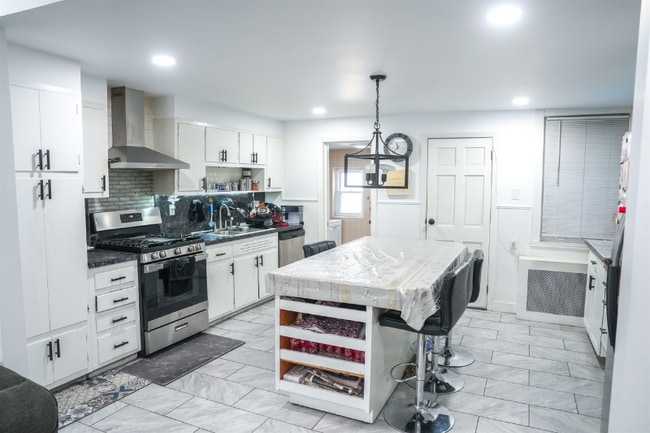 Photo - 134 Broadway