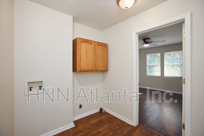 Photo - 150 Hedges St SE