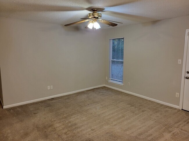 Photo - 6820 N Ridge Ct