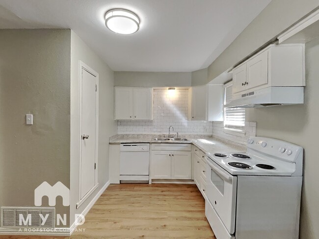 Photo - 511 Cynisca St