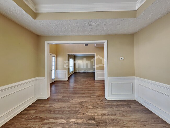 Photo - 2900 School Side Way