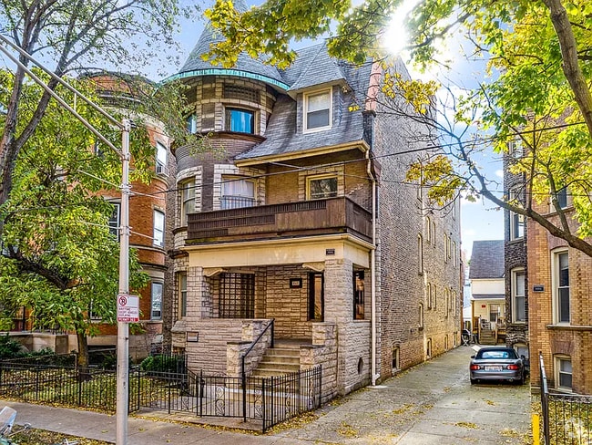 Building Photo - 851 W Wellington Ave Unit G Rental