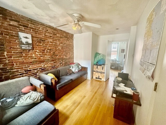 19 Margaret St Unit 3