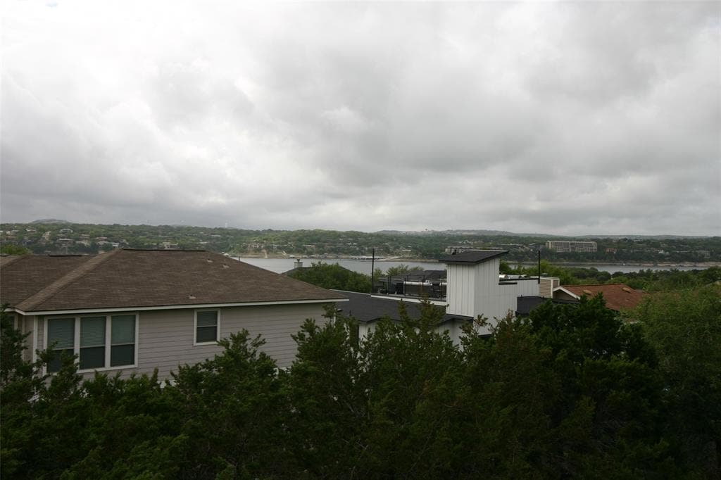 Photo - 332 Southwind Rd