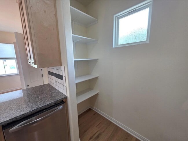 Photo - 100 E 7th St