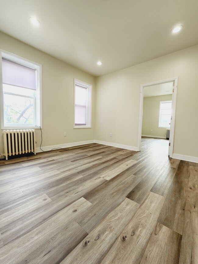 11 Broadway Ave 45 - 10 Broadway Unit 45