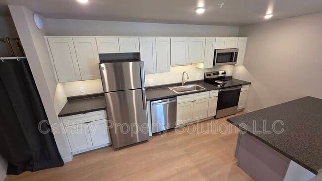 Building Photo - 1221 Commonwealth Ave Rental