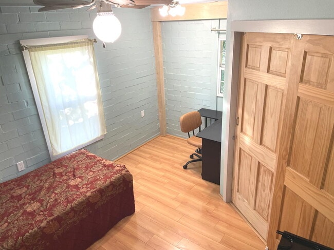 Photo - 2605 Oaklawn Ave Unit 1FW
