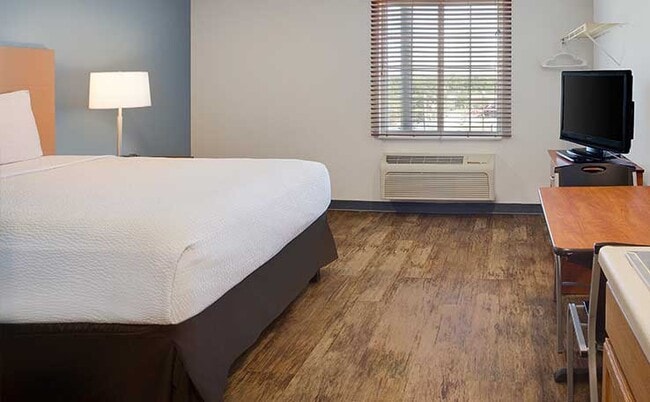 Building Photo - 1010 Sue Ln Unit 1