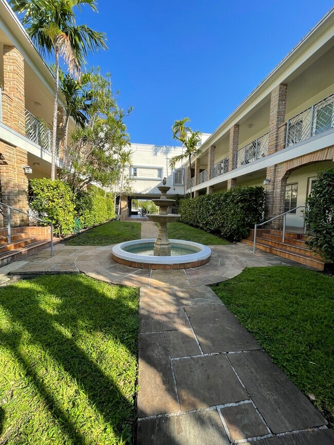 Photo - 2133 Calais Dr Unit #4