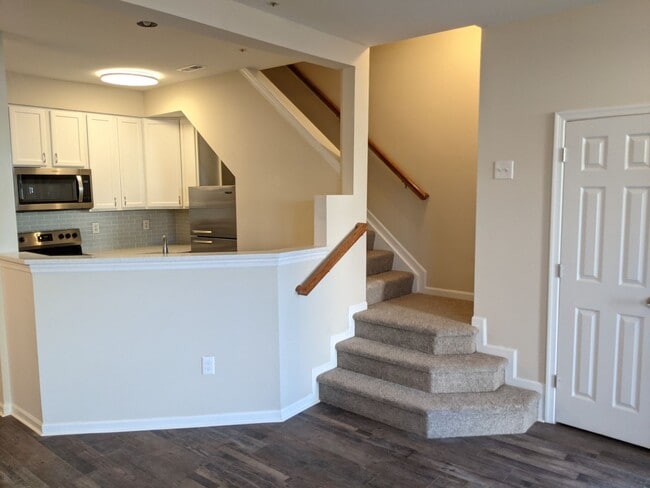 Photo - Recently renovated townhome in Ballenger C...