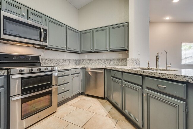 Photo - Single story 4 bed, 2 Bath with open floorplan