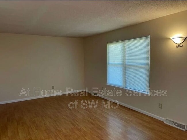 Photo - 2546 S McCann Ave