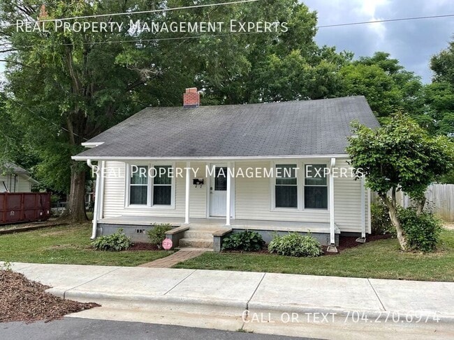 Building Photo - 319 Doster Ave