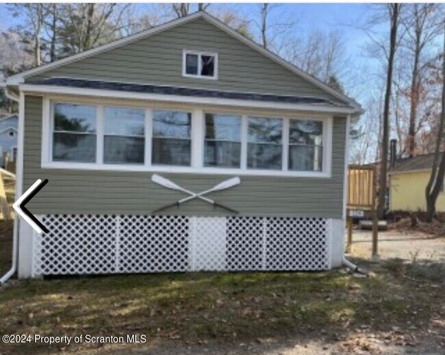 Building Photo - 124 1st St