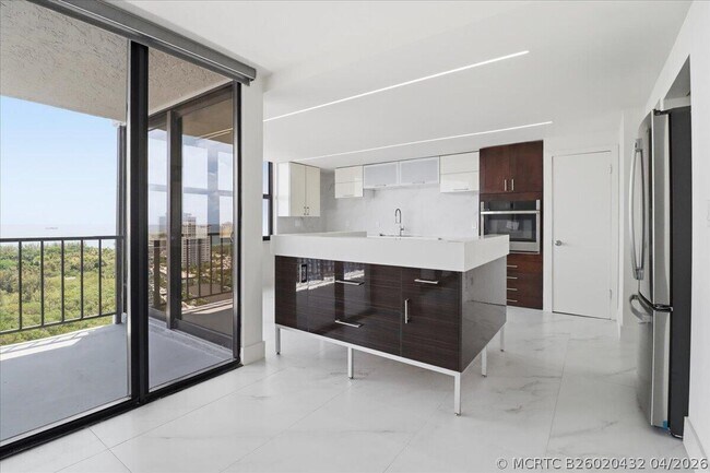 Photo - 936 Intracoastal Dr Unit 21c