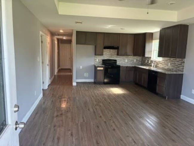 Photo - 107 E Miller St