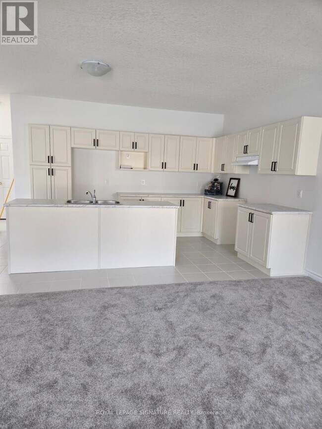 Photo - 142 MacPhail St