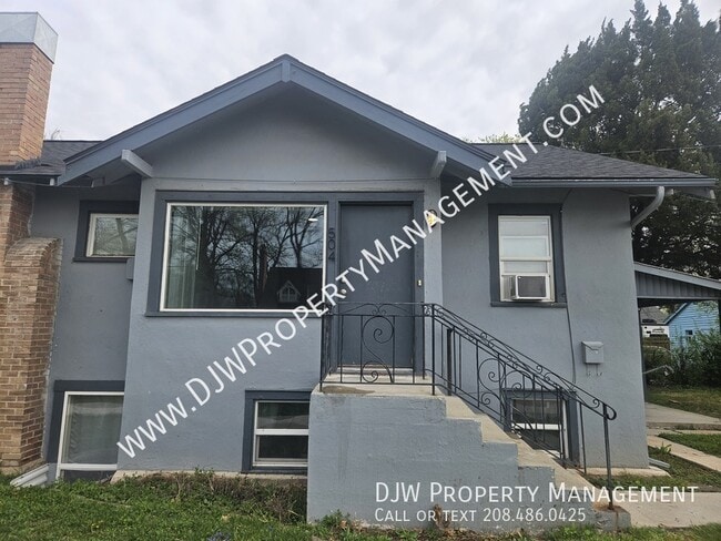 Building Photo - 504 5th St S
