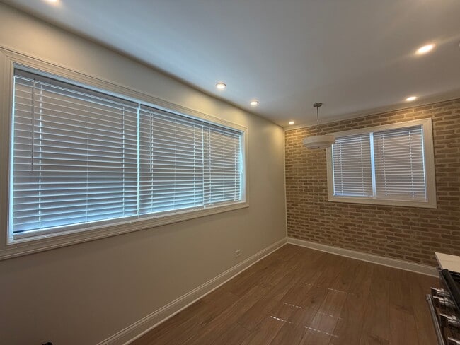 Photo - 5016 N Lawndale Ave Unit 1R