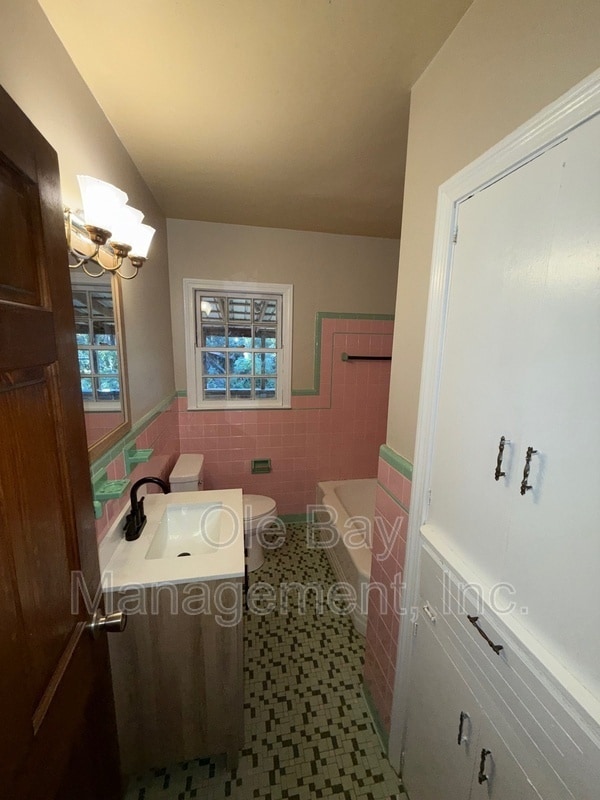 Photo - 427 Myrtlewood Ave