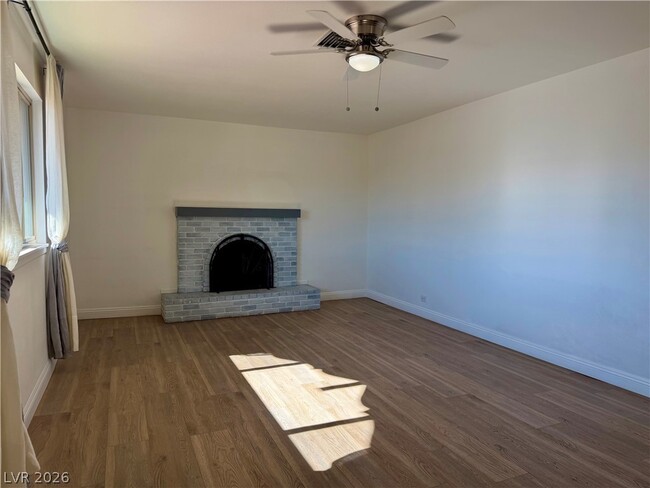 Photo - 3636 Valencia St