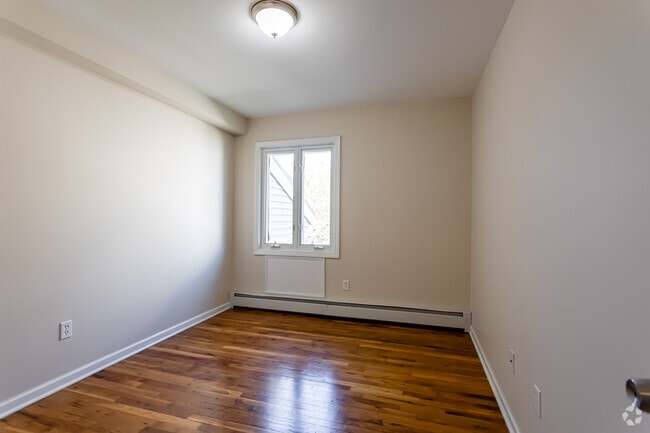 Bedroom - Branford Hills Apartments