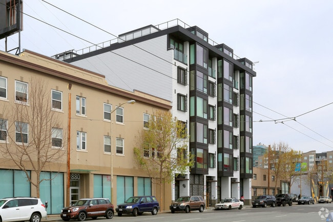 Photo - 870 Harrison St