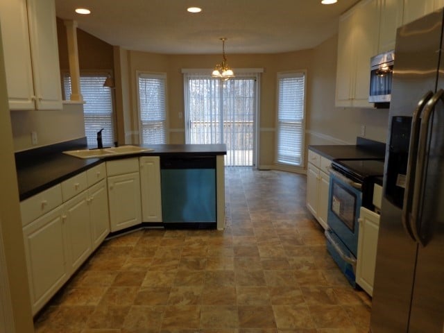 Photo - 1728 Victoria Way NW