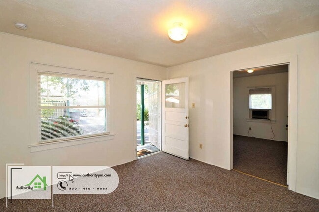 Photo - 1825 Grand Coulee Blvd