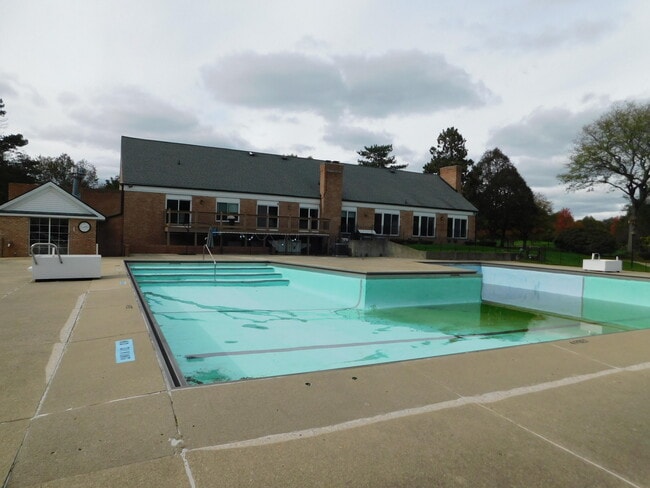 Photo - 3385 Burbank Dr