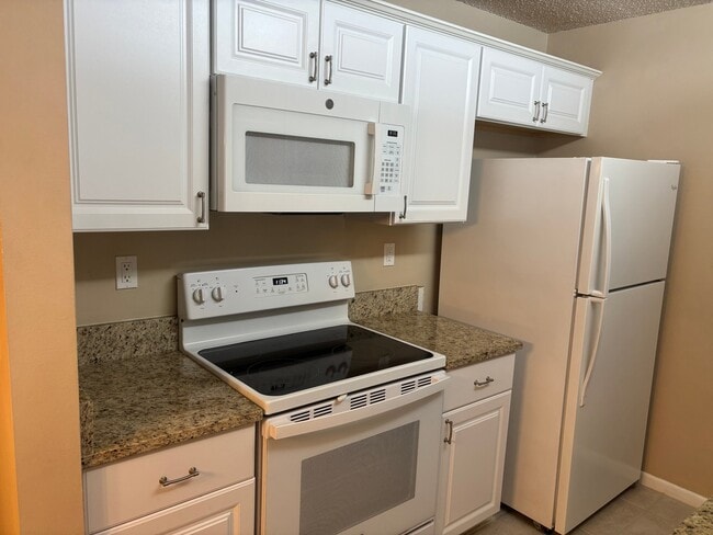 Building Photo - 2504 SE Anchorage Cove