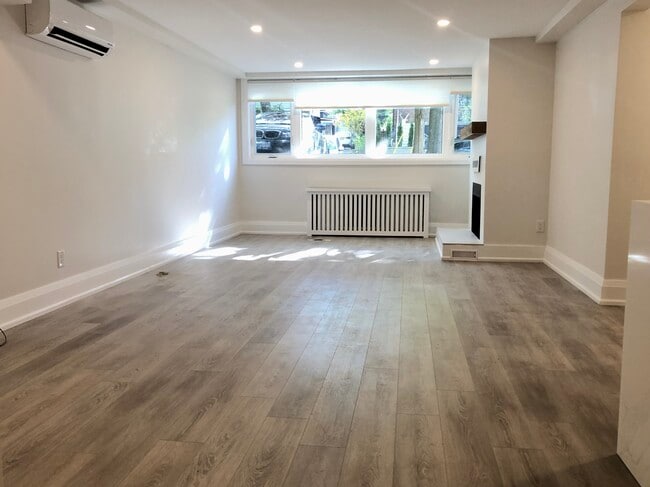 Building Photo - 218 Wheeler Av Unit Lower