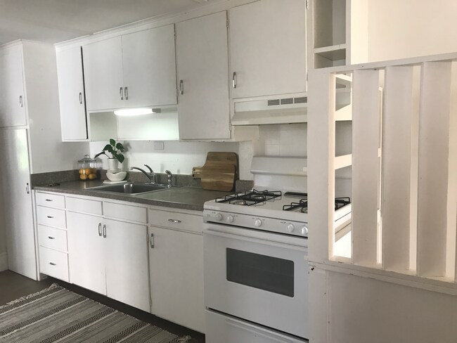 Photo - 183 Circular St Unit 3