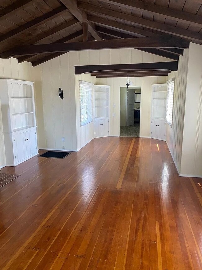 Building Photo - Spacious Studio aand 1-bedroom Apartments in Mission Hills – Prime Location! Unit 1626 A