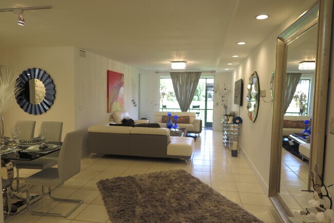 Photo - 7875 La Mirada Dr
