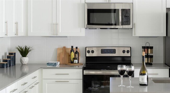 Photo - Luna at Lake Shadow