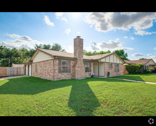 Building Photo - 6217 Skylark Ln Rental