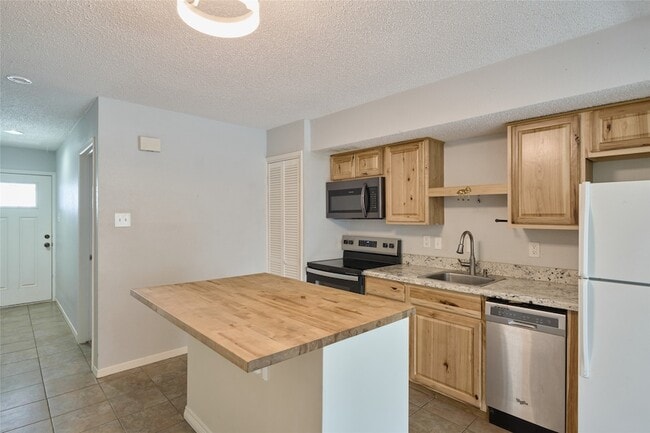 Photo - 12900 Walden Rd Unidad 622F
