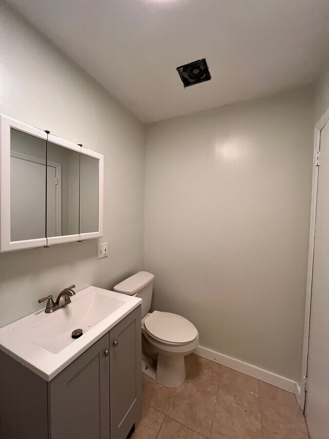 Photo - 176 Monticello Ave Unit 1B