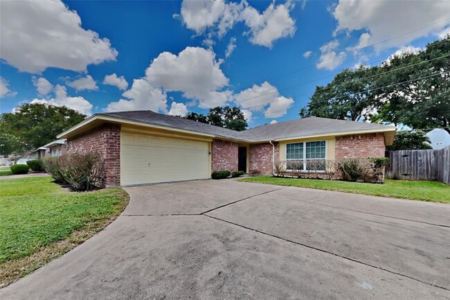 Photo - 16358 Maplemont Dr Casa