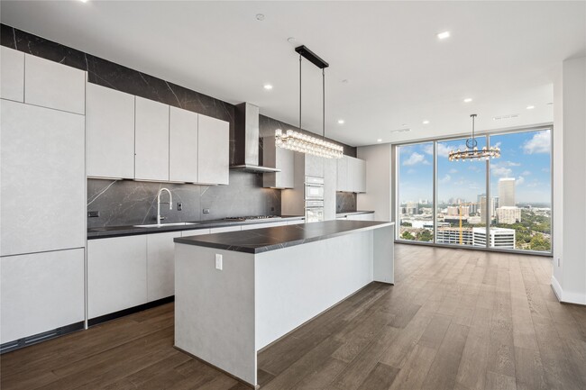 Building Photo - 1711 Allen Pkwy Unit 2401 Rental