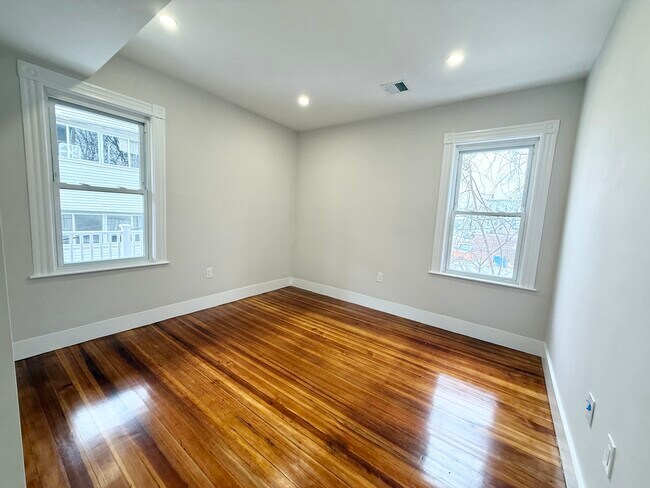 Photo - 31 Raven St Unit #2