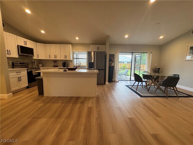 Building Photo - 2211 SW 14th Pl