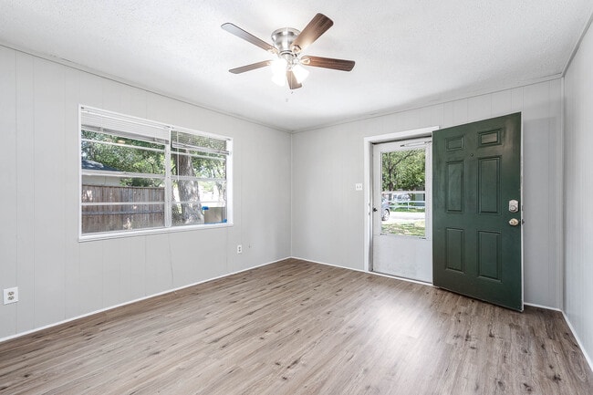 4850 S Park Ave_06 - 4111 Victoria Ave Unidad 4111